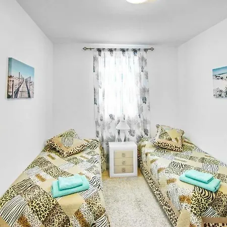 ヴィラ Playa De Fanabe Sleeps 8 Pool Air Con Wifi アデヘ